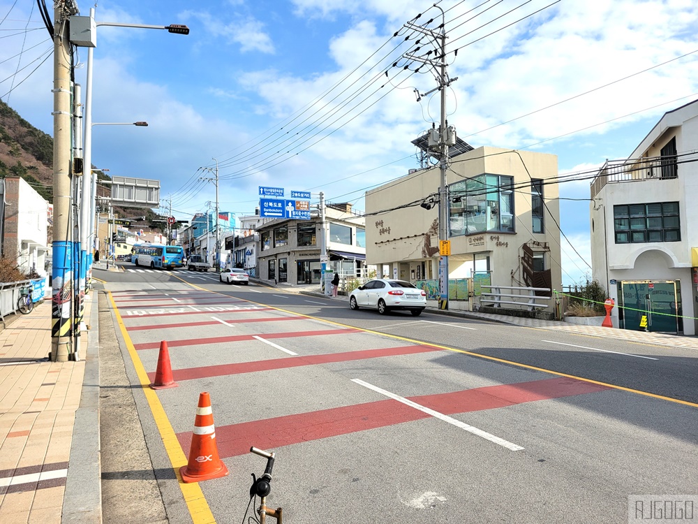 2026釜山自由行 白淺灘文化村 岩壁上的海景壁畫村落 釜山海景咖啡廳 2026釜山自由行 白淺灘文化村 岩壁上的海景壁畫村落 釜山海景咖啡廳