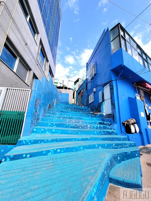 2026釜山自由行 白淺灘文化村 岩壁上的海景壁畫村落 釜山海景咖啡廳