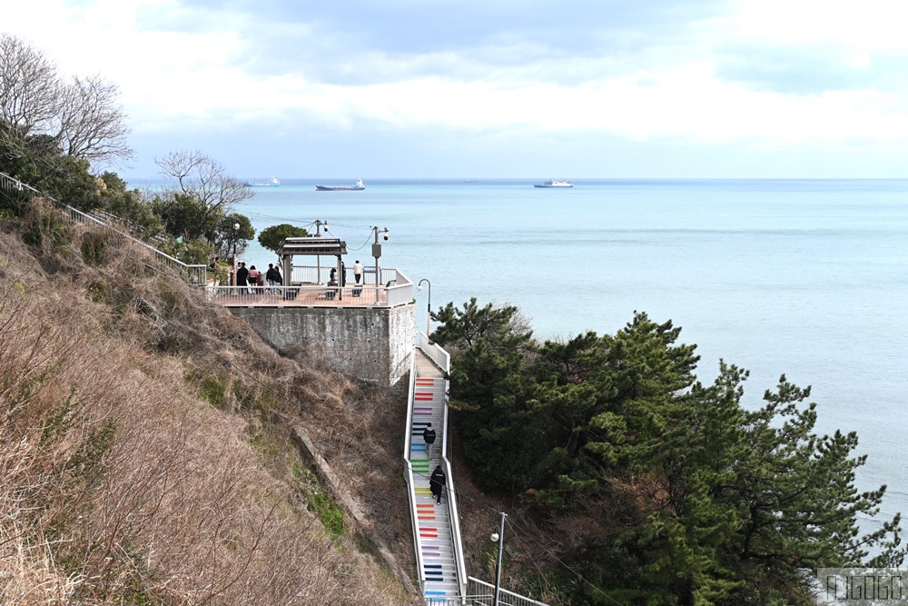 2026釜山自由行 白淺灘文化村 岩壁上的海景壁畫村落 釜山海景咖啡廳 2026釜山自由行 白淺灘文化村 岩壁上的海景壁畫村落 釜山海景咖啡廳