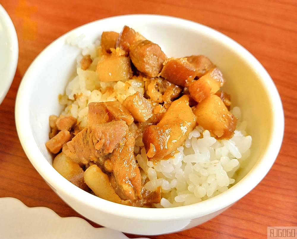 2026台南住宿 台南富華大飯店 日系商務飯店 豪華雙人房、早餐、停車場 台南飯店