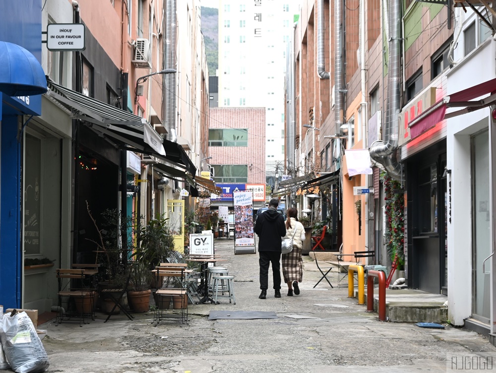 2026釜山景點 田浦咖啡街 / 工具街 隱身在西面鬧區的奇幻巷弄 釜山自由行