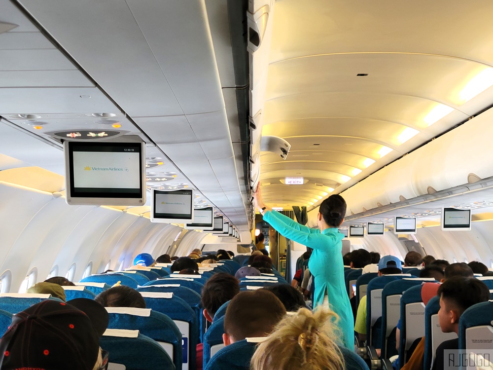 越南航空 富國島>胡志明市>桃園 經濟艙飛機餐 開箱VN1824/VN570