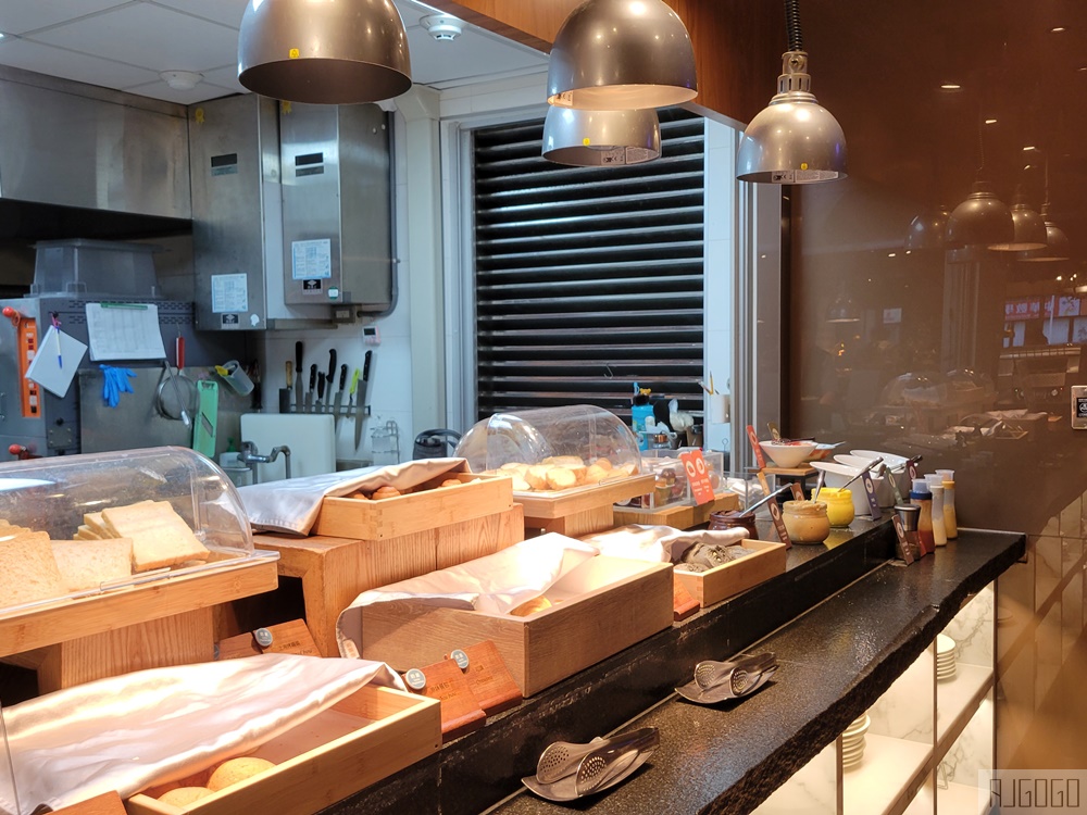 2026高雄住宿 捷絲旅高雄站前館 高雄飯店推薦 開箱4款房型、早餐、停車場