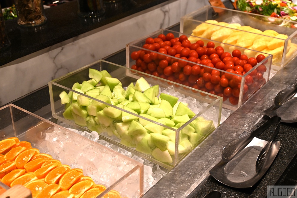 2026高雄美食 素食吃到飽 蔬食百匯 Double Veggie 假日午餐 捷絲旅高雄站前館