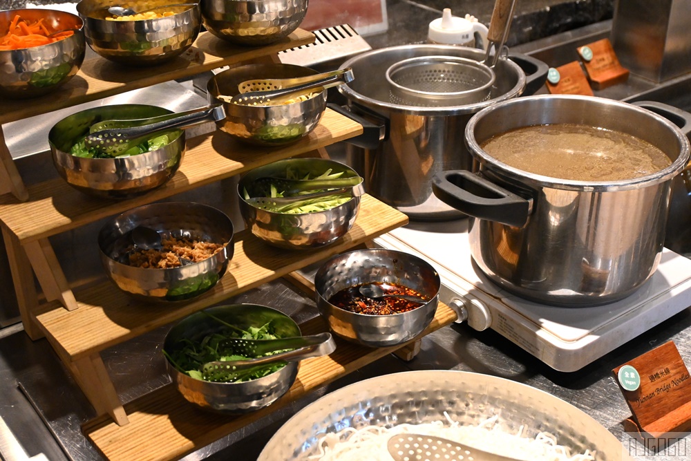 2026高雄美食 素食吃到飽 蔬食百匯 Double Veggie 假日午餐 捷絲旅高雄站前館