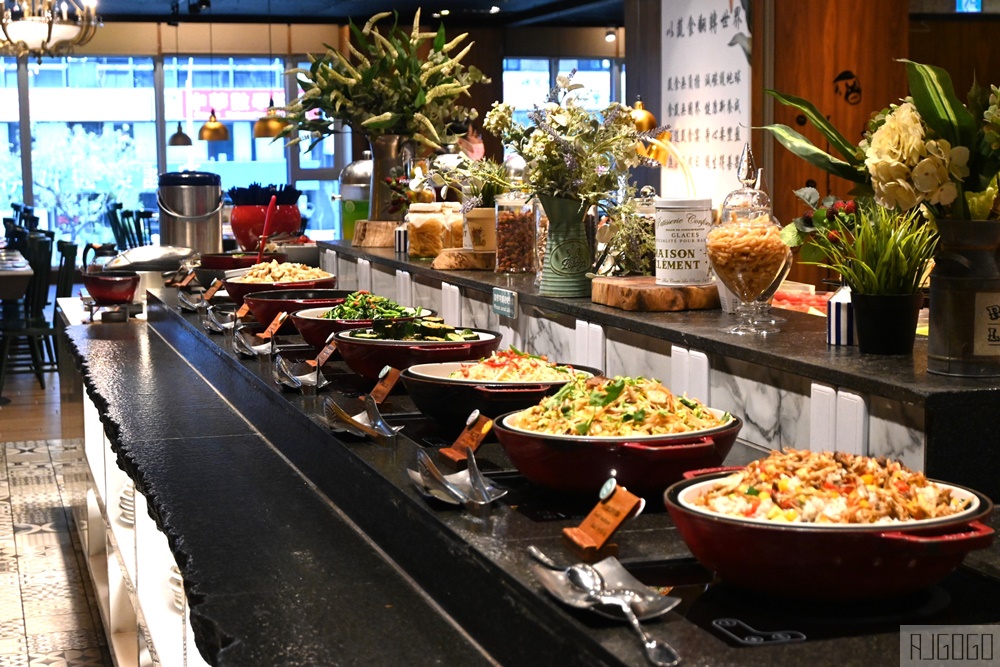 2026高雄美食 素食吃到飽 蔬食百匯 Double Veggie 假日午餐 捷絲旅高雄站前館