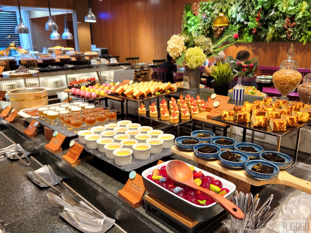 2026高雄美食 素食吃到飽 蔬食百匯 Double Veggie 假日午餐 捷絲旅高雄站前館