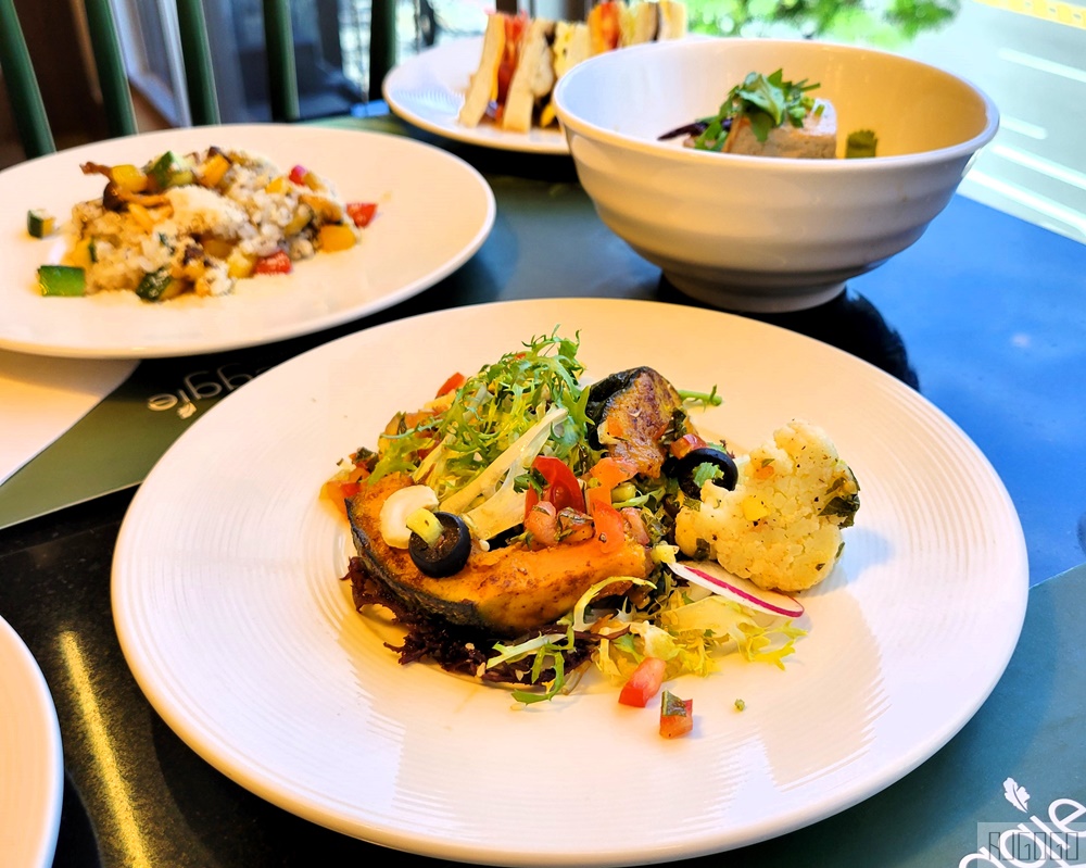 2026高雄美食 素食吃到飽 蔬食百匯 Double Veggie 假日午餐 捷絲旅高雄站前館
