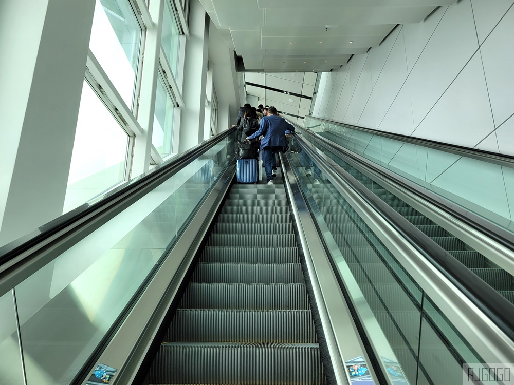 2026香港機場天際走廊觀景台 步行可到T1衛星客運廊 香港景點推薦