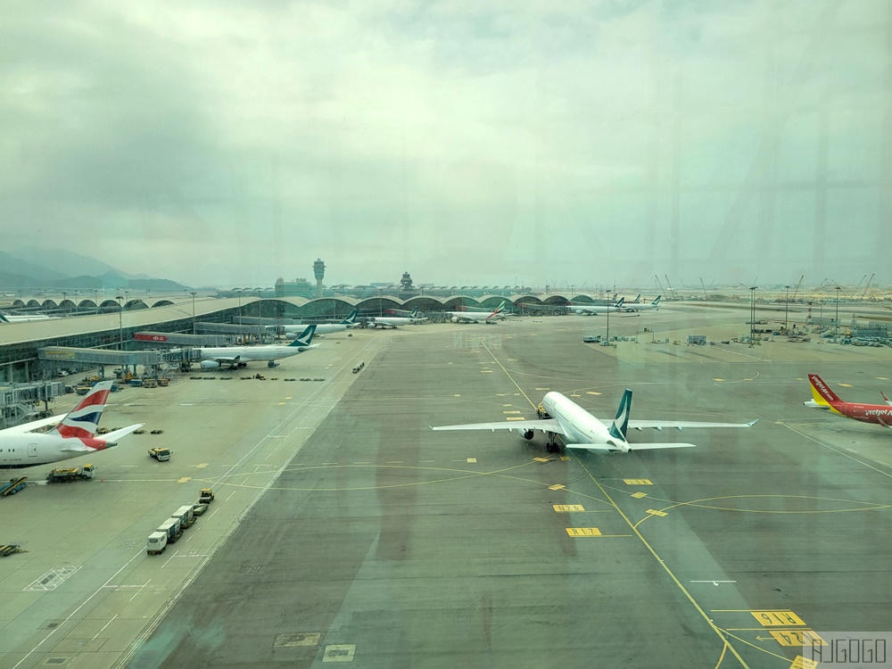 2026香港機場天際走廊觀景台 步行可到T1衛星客運廊 香港景點推薦
