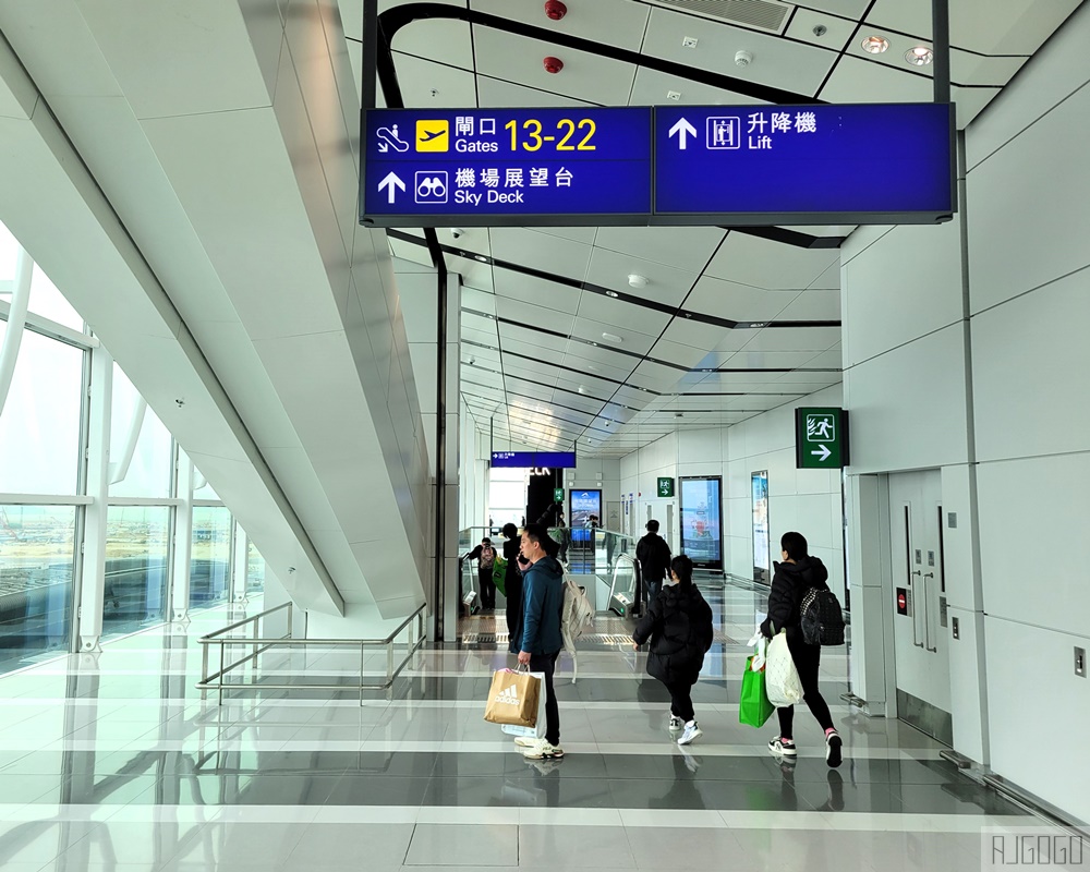 2026香港機場天際走廊觀景台 步行可到T1衛星客運廊 香港景點推薦