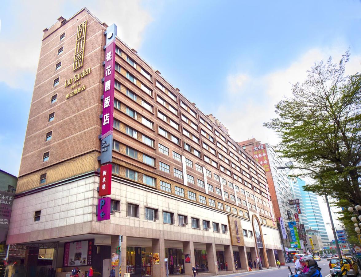 已歇業 桃園住宿 桃花園飯店 桃園車站飯店 雙人房、停車場