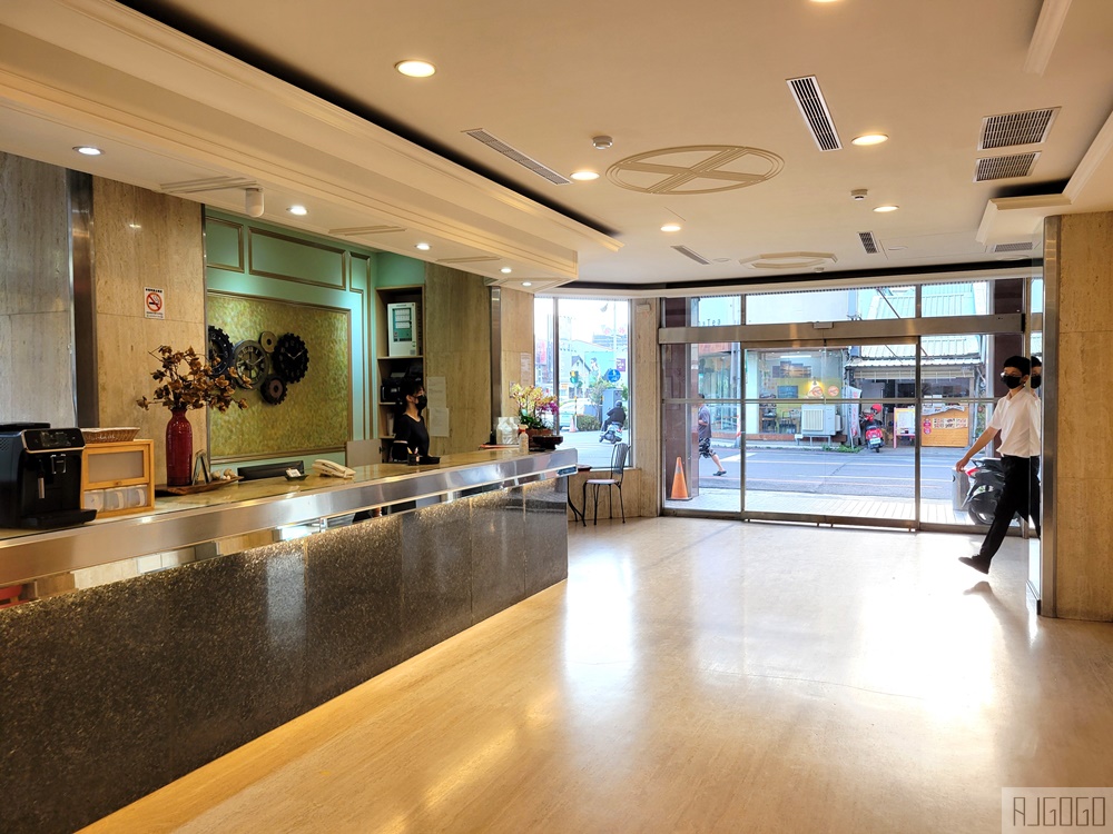 2026嘉義住宿 萬泰大飯店 停車場、早餐、標準雙人房 便宜嘉義飯店 2026嘉義住宿 萬泰大飯店 停車場、早餐、標準雙人房 便宜嘉義飯店