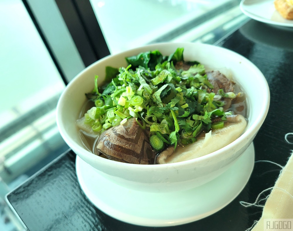 2026澳門旅遊塔午餐吃到飽 360°旋轉餐廳 澳門美食推薦