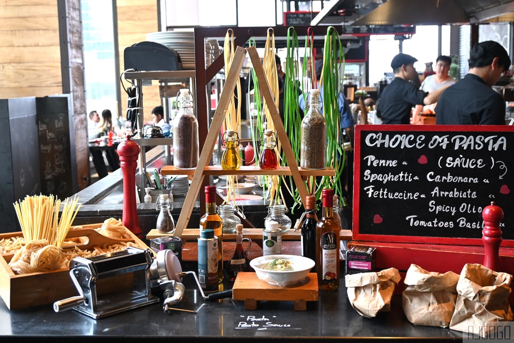 曼谷住宿 曼谷SO/酒店 曼谷吃到飽推薦 週日早午餐 帝王蟹腳、鵝肝吃到飽 REDOVEN升級版自助餐饗宴