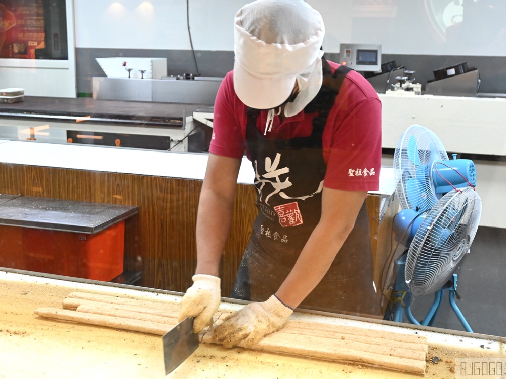 2026金門景點 聖祖食品觀光工廠 金門貢糖第一品牌 豬腳貢糖、原味貢糖好好吃 金門旅遊