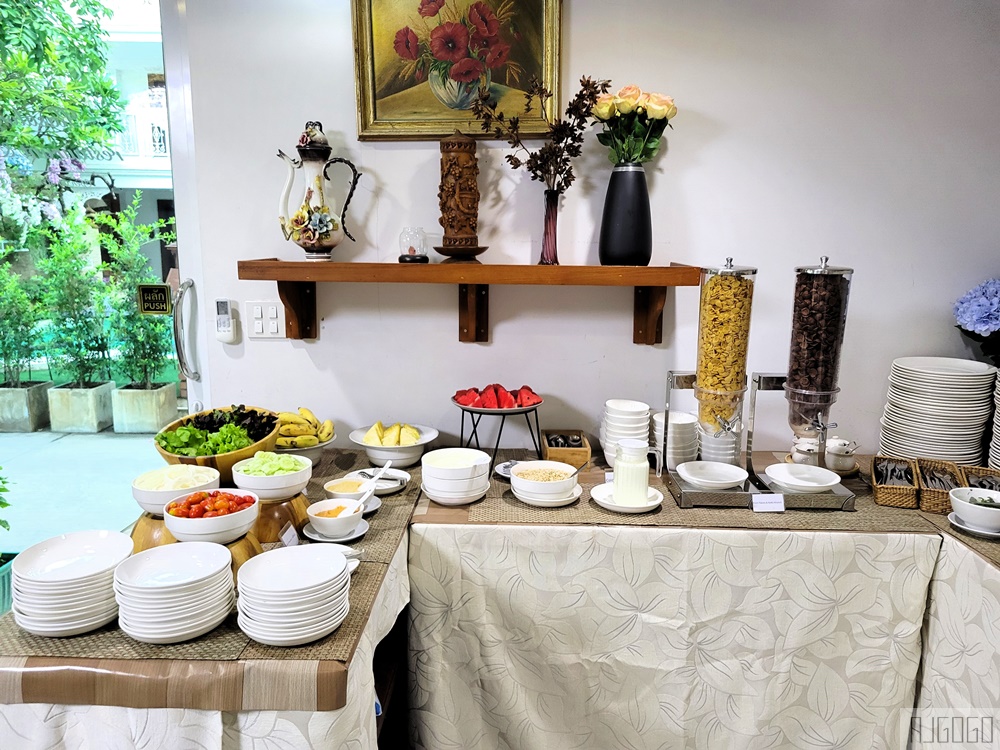 2026清邁自由行 清邁白色精品SPA飯店 古城外便宜飯店 雙人房、早餐