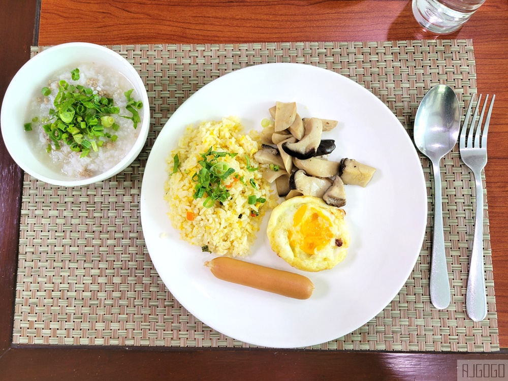 2026清邁自由行 清邁白色精品SPA飯店 古城外便宜飯店 雙人房、早餐