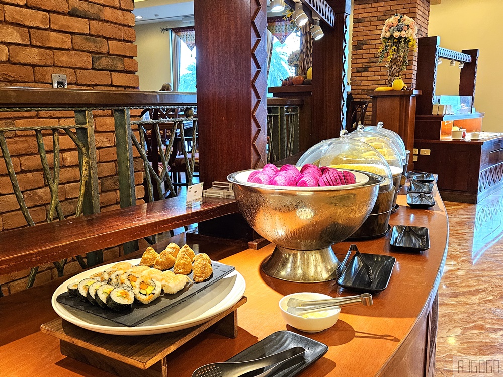 台東美食 娜路彎大酒店 中庭咖啡廳 平日晚餐吃到飽 台東旅遊推薦