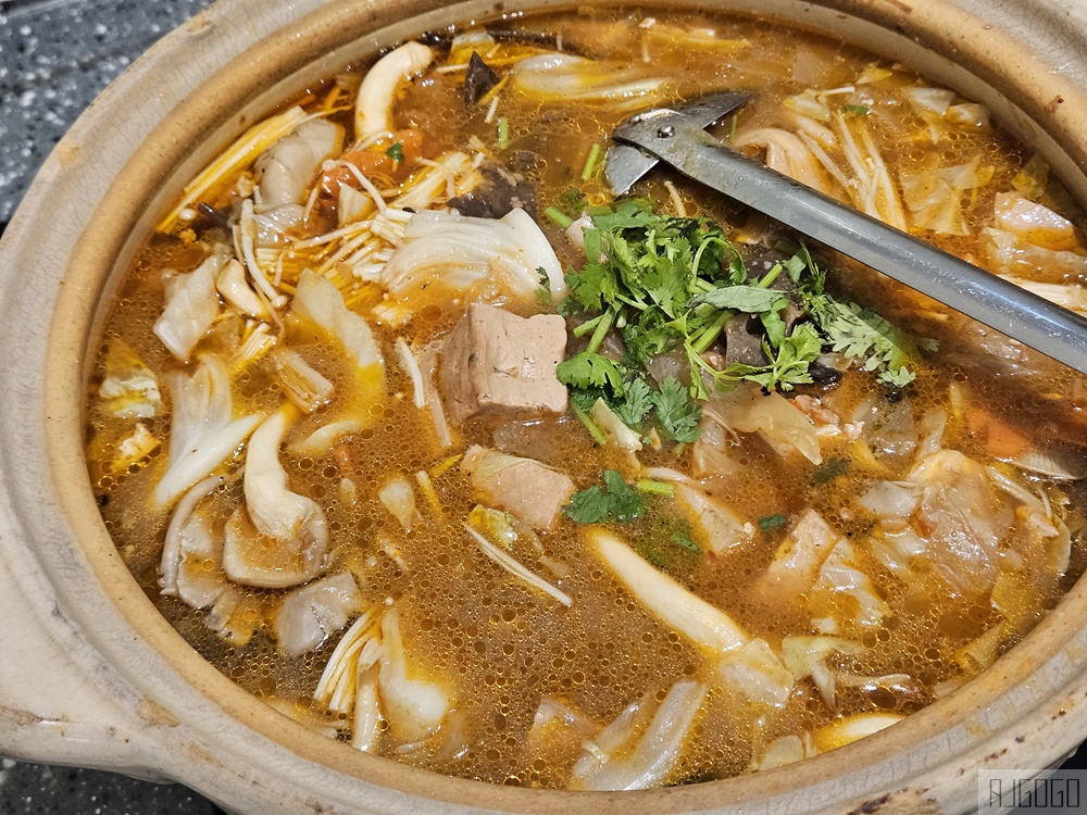 2026花蓮美食 蝸牛蔬食 花蓮素食吃到飽 花蓮美食餐廳推薦