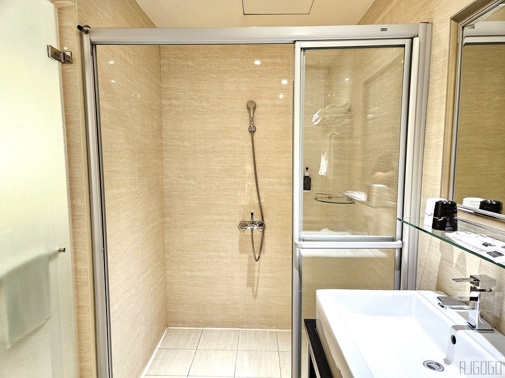 2026高雄住宿 家和商旅 便宜高雄飯店 早餐、停車場 高雄車站住宿