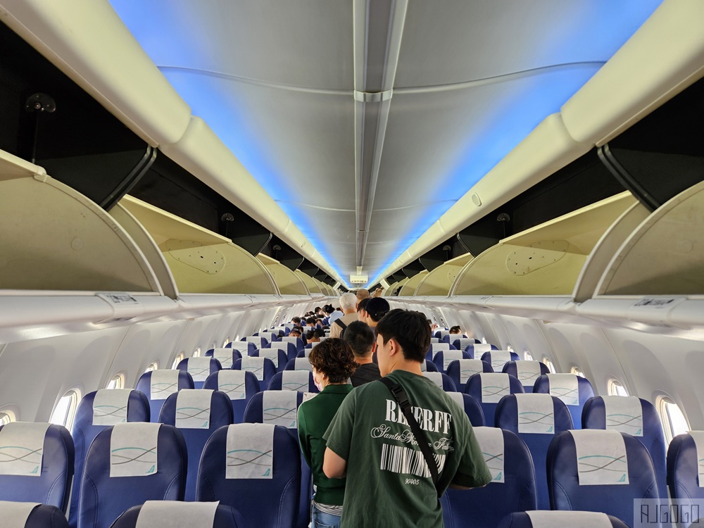 大灣區航空 台北桃園TPE-香港HKG 飛行報告 經濟艙飛機餐 大灣區航空評價