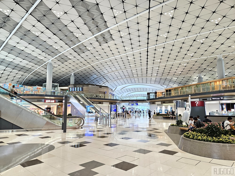 大灣區航空 台北桃園TPE-香港HKG 飛行報告 經濟艙飛機餐 大灣區航空評價