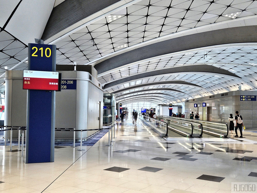大灣區航空 台北桃園TPE-香港HKG 飛行報告 經濟艙飛機餐 大灣區航空評價