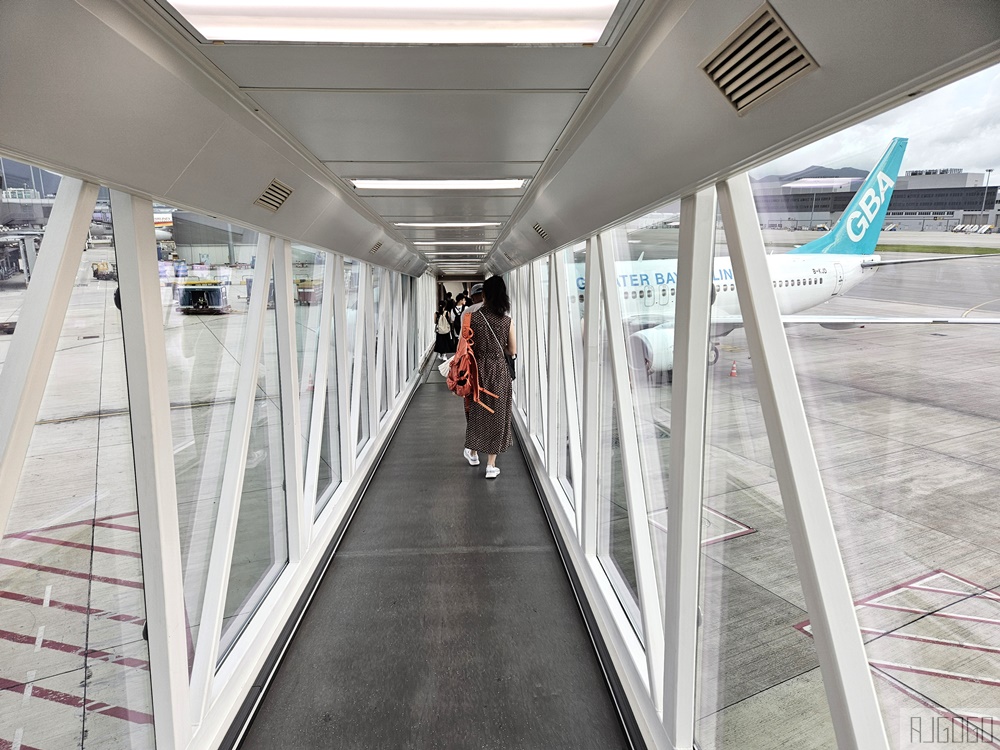 大灣區航空 台北桃園TPE-香港HKG 飛行報告 經濟艙飛機餐 大灣區航空評價