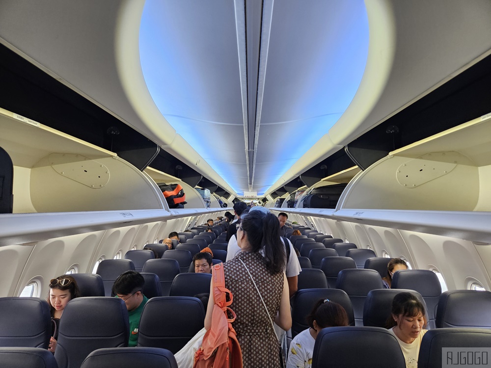 大灣區航空 台北桃園TPE-香港HKG 飛行報告 經濟艙飛機餐 大灣區航空評價