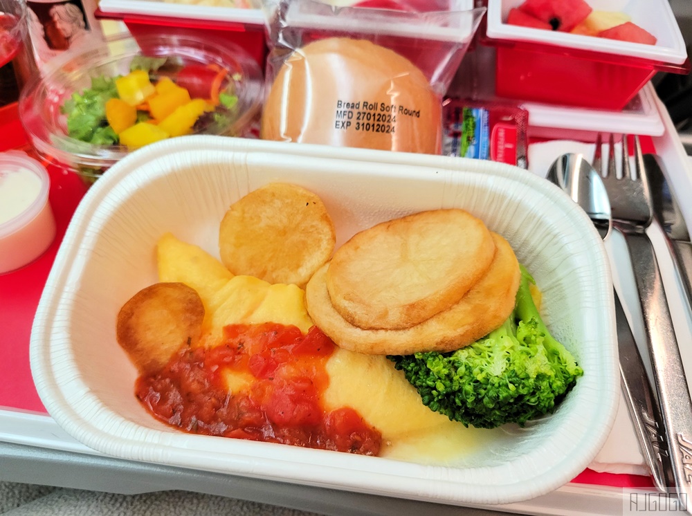 日本航空 曼谷-大阪關西 日航787-8經濟艙飛機餐 開箱JL728