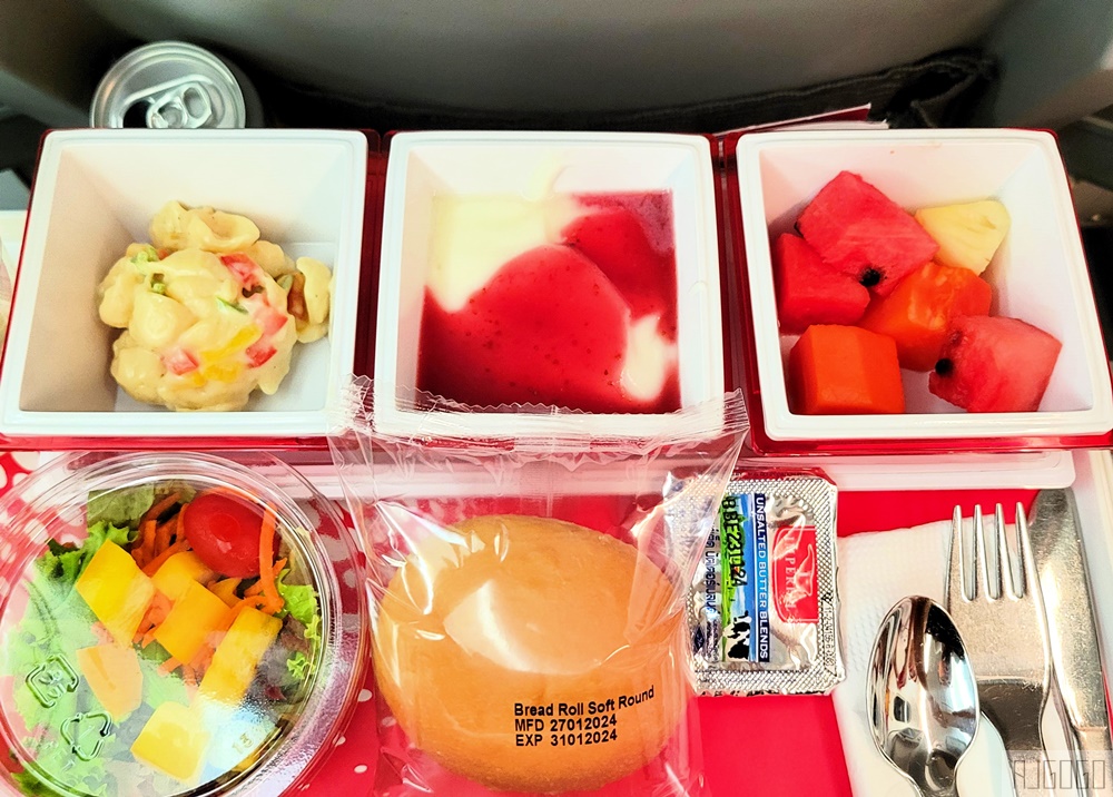 日本航空 曼谷-大阪關西 日航787-8經濟艙飛機餐 開箱JL728