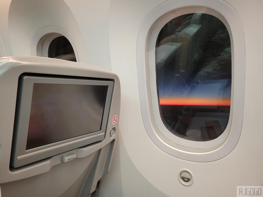 日本航空 曼谷-大阪關西 日航787-8經濟艙飛機餐 開箱JL728