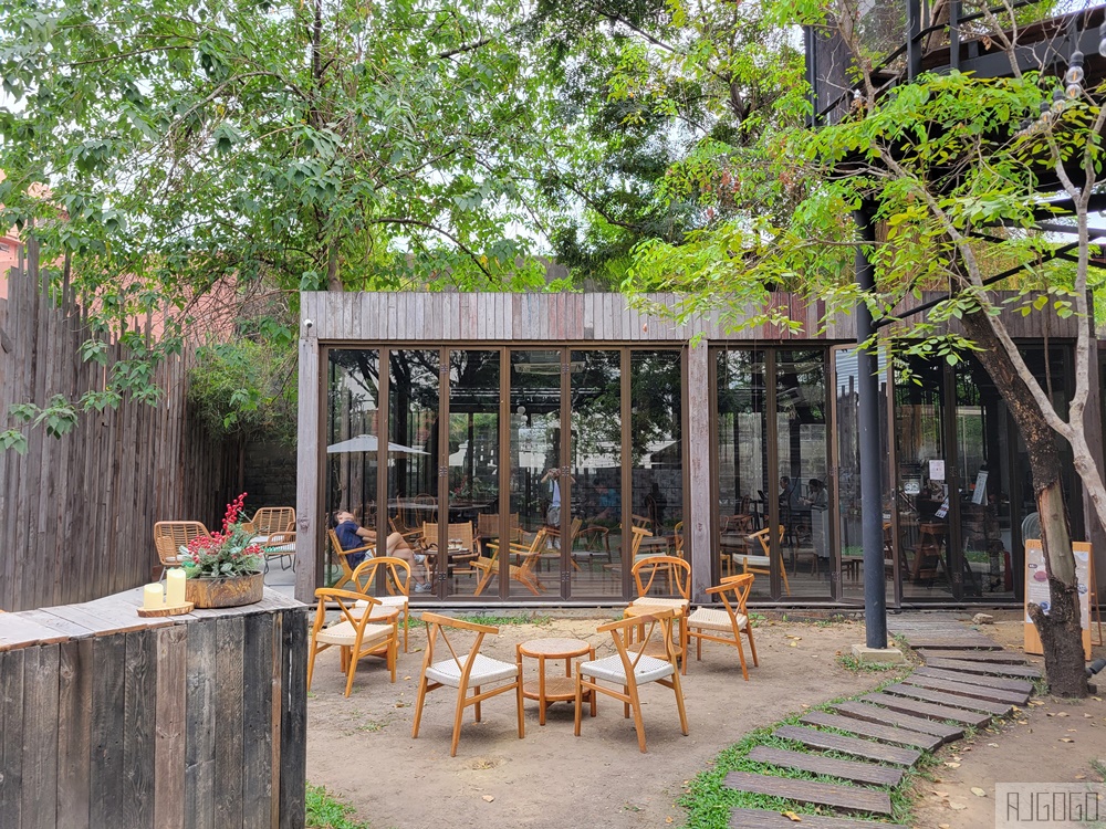 2026曼谷美食 曼谷咖啡廳推薦 THE WOOD LAND 森林系咖啡館 BTS On Nut站旁 泰國旅遊