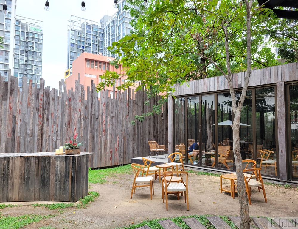 2026曼谷美食 曼谷咖啡廳推薦 THE WOOD LAND 森林系咖啡館 BTS On Nut站旁 泰國旅遊