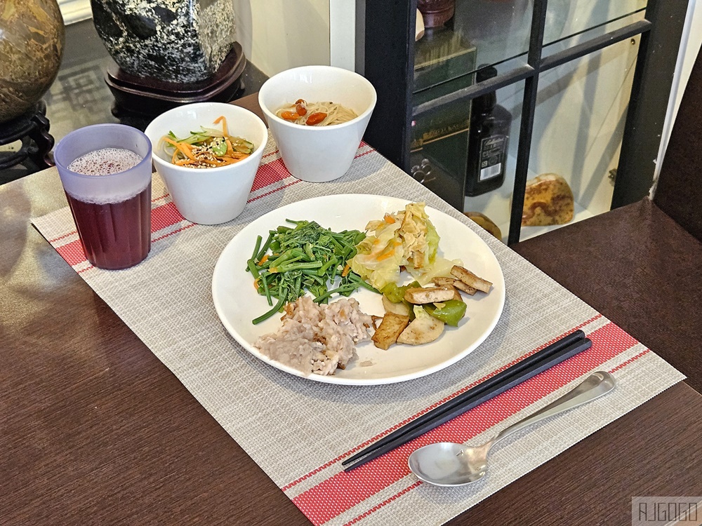 台東美食 歐拉蔬食館 素食吃到飽 家庭口味的素食料理