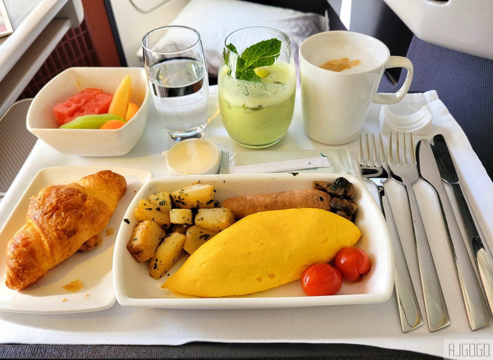 國泰航空商務艙 台北桃園-香港 A330商務艙飛機餐