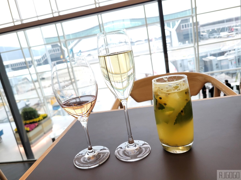 香港機場貴賓室 澳洲航空貴賓室 貼近頭等艙貴賓室服務的好地方