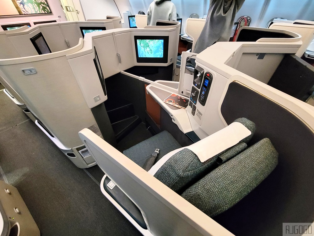 國泰航空評價 A330-300商務艙飛機餐 香港HKG-曼谷BKK 開箱CX617