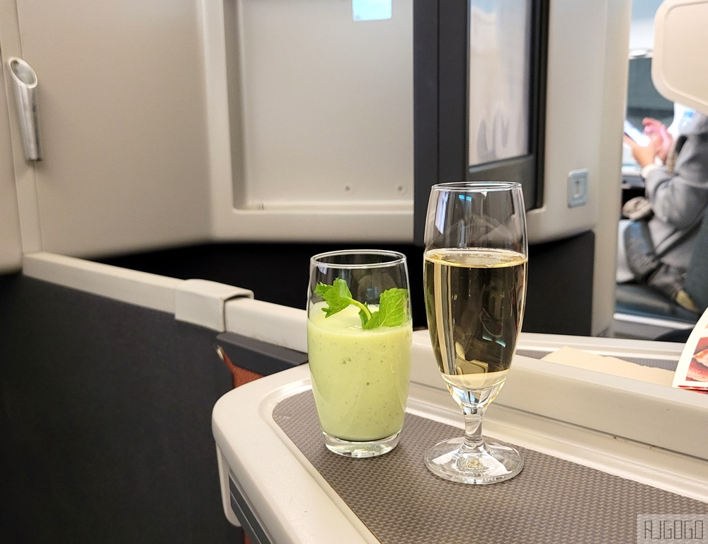 國泰航空評價 A330-300商務艙飛機餐 香港HKG-曼谷BKK 開箱CX617
