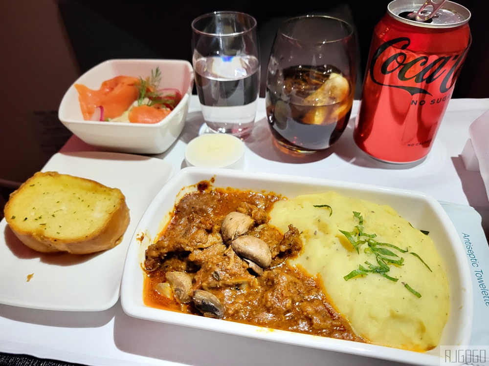 國泰航空評價 A330-300商務艙飛機餐 香港HKG-曼谷BKK 開箱CX617