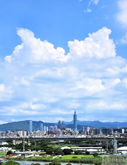 已歇業 台北美食 第一夫人咖啡 台北景觀咖啡廳 遠眺信義區天際線與松山機場