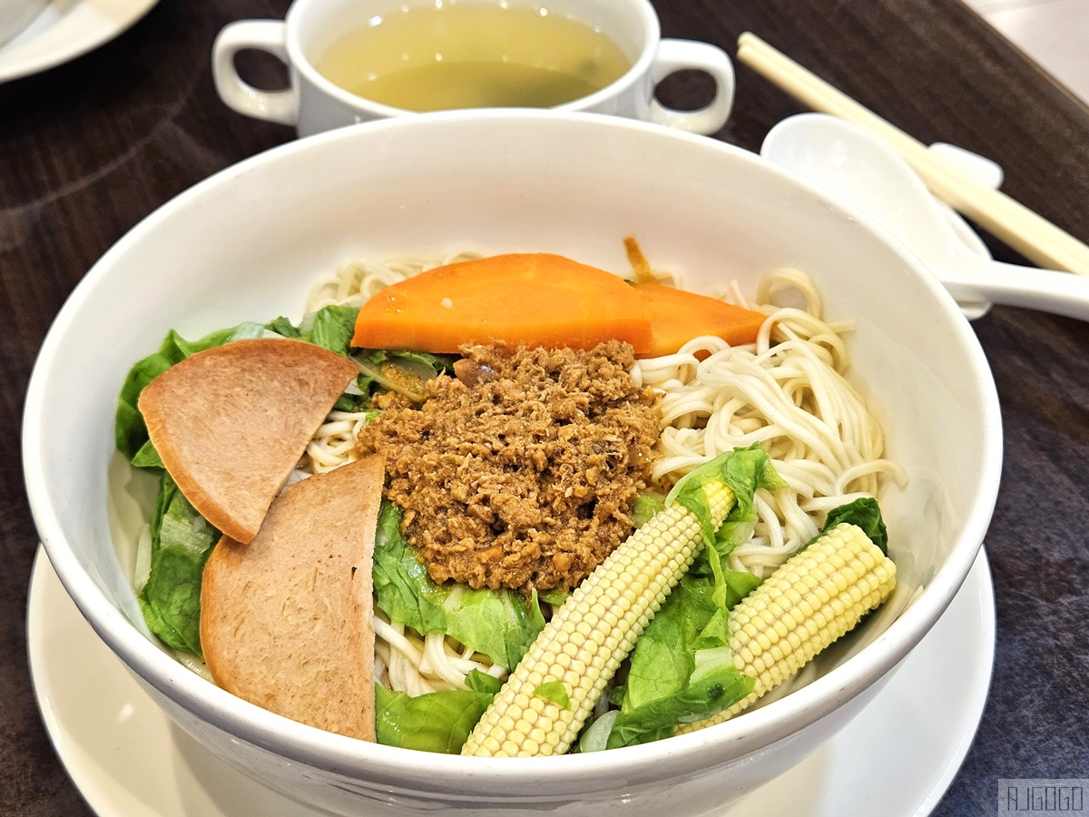 即時熱門文章：基隆美食 佛光山極樂寺滴水坊 基隆素食推薦 極樂麵 素食版牛肉麵