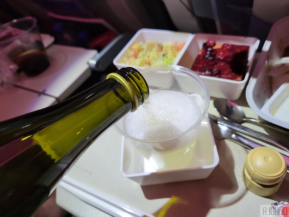瑞士航空評價 香港HKG-蘇黎世ZRH 經濟艙飛機餐 開箱LX139 瑞士航空評價 香港HKG-蘇黎世ZRH 經濟艙飛機餐 開箱LX139