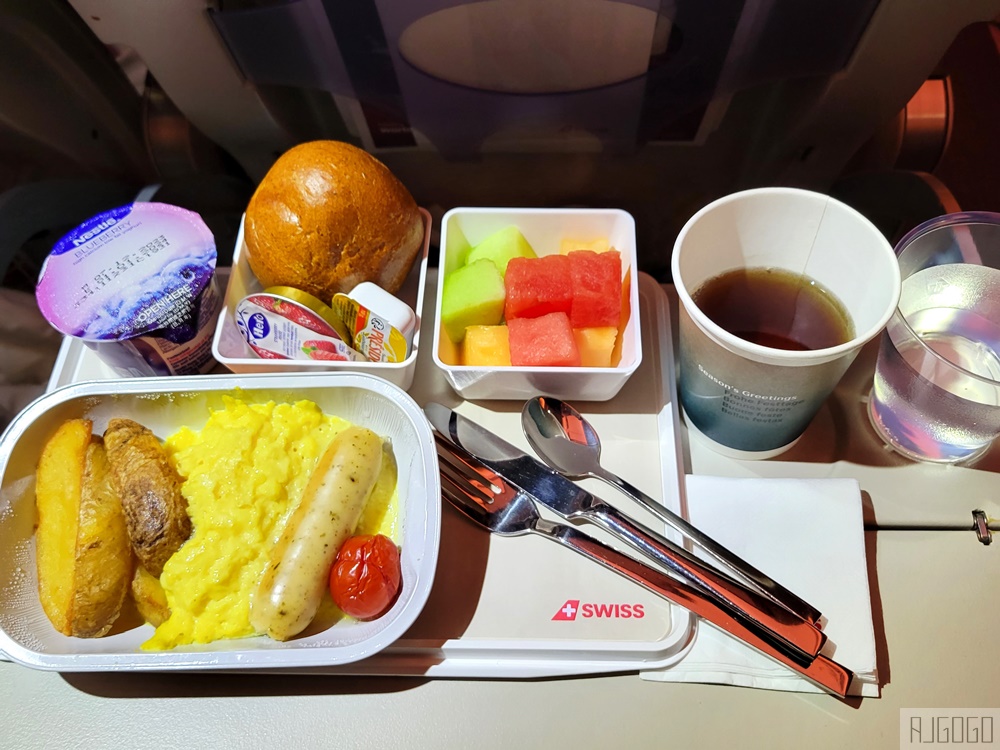 瑞士航空評價 香港HKG-蘇黎世ZRH 經濟艙飛機餐 開箱LX139