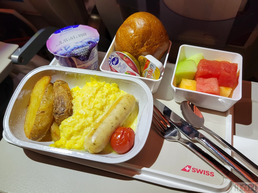 瑞士航空評價 香港HKG-蘇黎世ZRH 經濟艙飛機餐 開箱LX139 瑞士航空評價 香港HKG-蘇黎世ZRH 經濟艙飛機餐 開箱LX139
