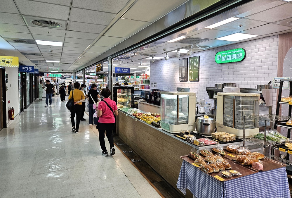 林口長庚紀念醫院美食街 醫學大樓B1 自助餐、飲料店、素食
