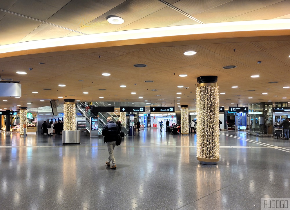 瑞士航空評價 蘇黎世ZRH-上海PVG 經濟艙飛機餐 A340全新改艙 開箱LX188