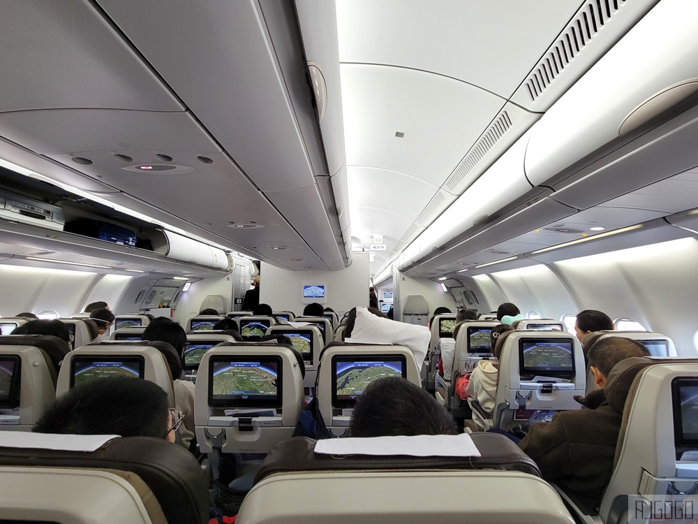 瑞士航空評價 蘇黎世ZRH-上海PVG 經濟艙飛機餐 A340全新改艙 開箱LX188