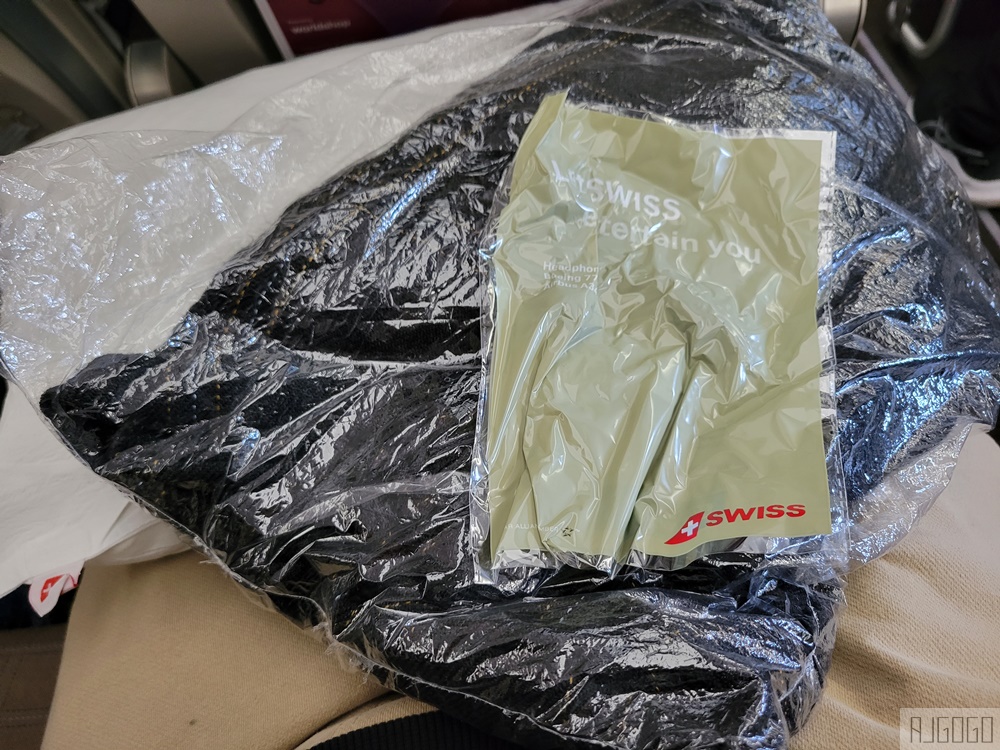瑞士航空評價 蘇黎世ZRH-上海PVG 經濟艙飛機餐 A340全新改艙 開箱LX188